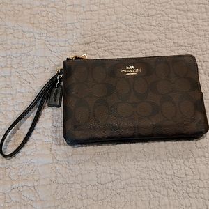 Coach signature brown double zipper wristlet